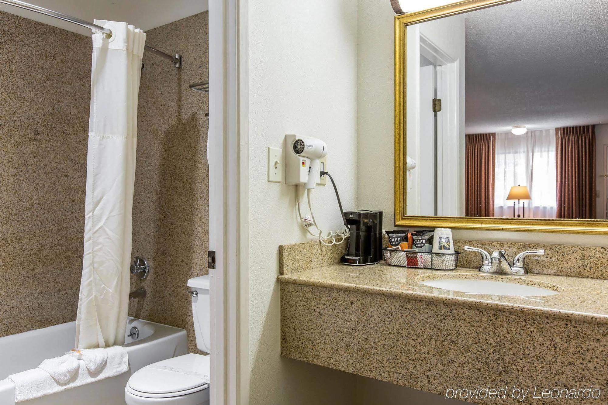Quality Inn & Suites Бейкерсфілд Екстер'єр фото